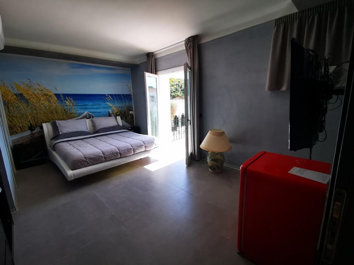 Bed and Breakfast Relais Du Port Santa Teresa Gallura Exterior foto
